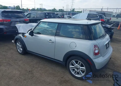 2011 Mini Cooper из США, поврежденный, VIN WMWSU3C5XBT092450